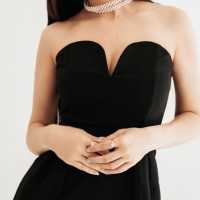 19 yaşlı esmer bayan Sevinç. fantazya oyunları