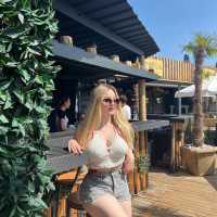 Escort Bensun, kendi yeri olan