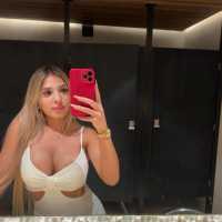 Sakso da iddialı Bayan Alina