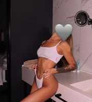 Sarışın bronz tenli Helen