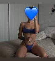 Sarışın bronz tenli Helen